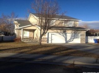 231 E Ashbrook Cir, Midvale, UT 84047