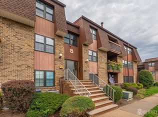 88 Golden Sq, Woodbridge, NJ 07095