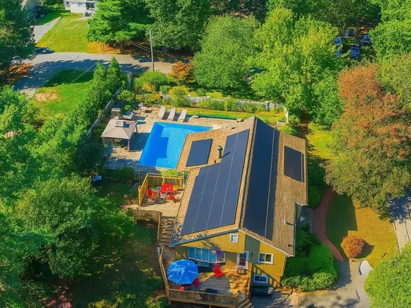 6 Gary Dr, Mattapoisett, MA 02739