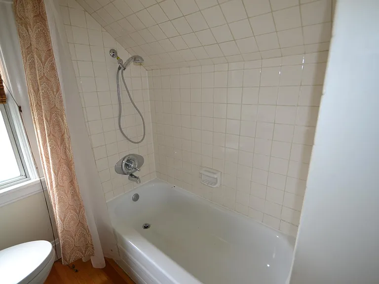 574 Terrace Ave #3 — Photo 17