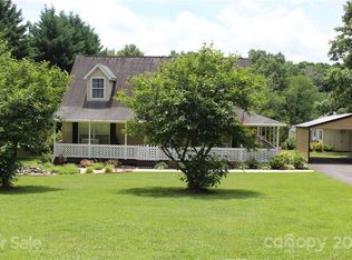 303 Poteat Dr, Morganton, NC 28655