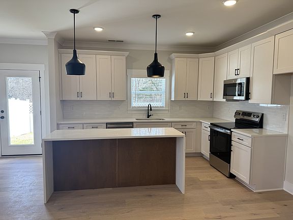 5th image of 413 Gingerwood Ct Lot 16