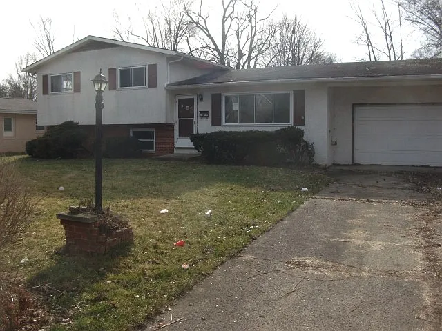 3789 E Fulton St photo 1