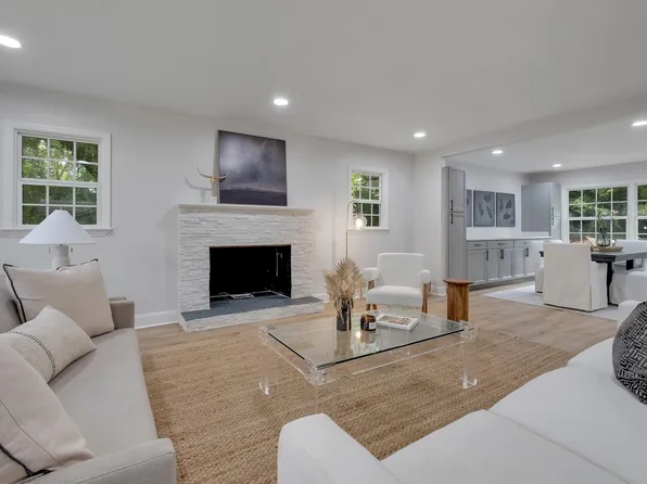 2601 Killarney Way, Tallahassee, FL 32309