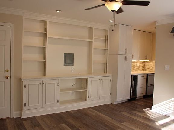 2nd image of 700-724 N Monroe St #10713717