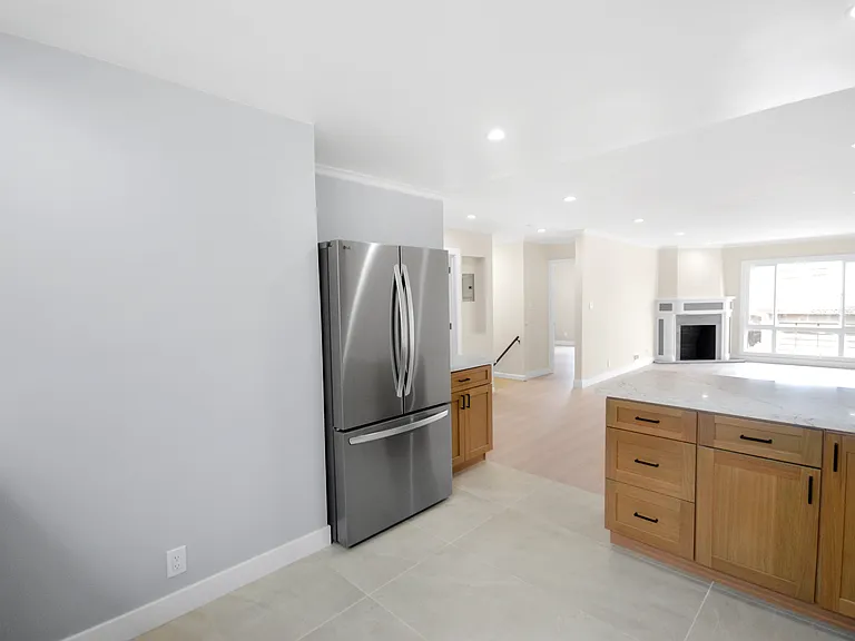 2347 42nd Ave — Photo 14