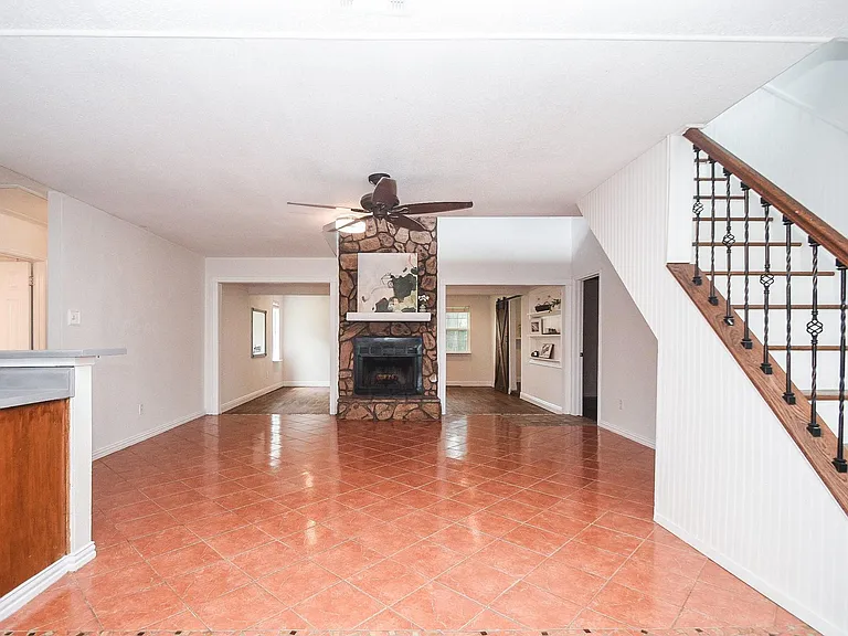 2406 Blue Mist Ct — Photo 6