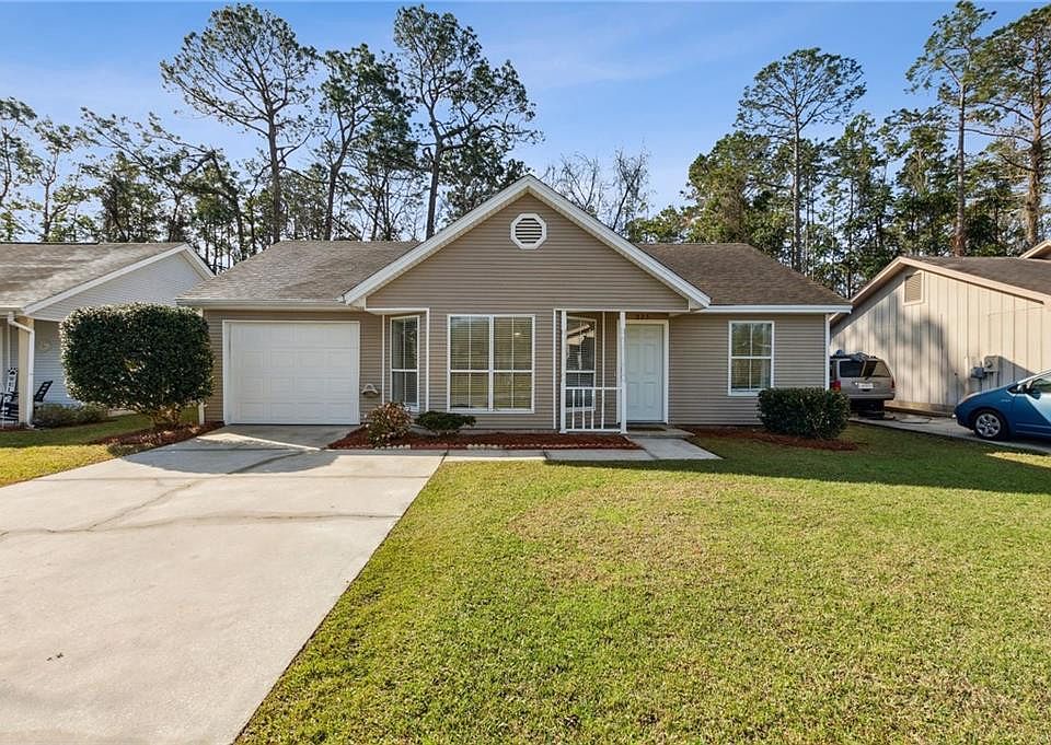1st image of 325 Dogwood Ct