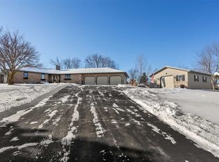 N2579 Butternut Rd, Hortonville, WI 54944