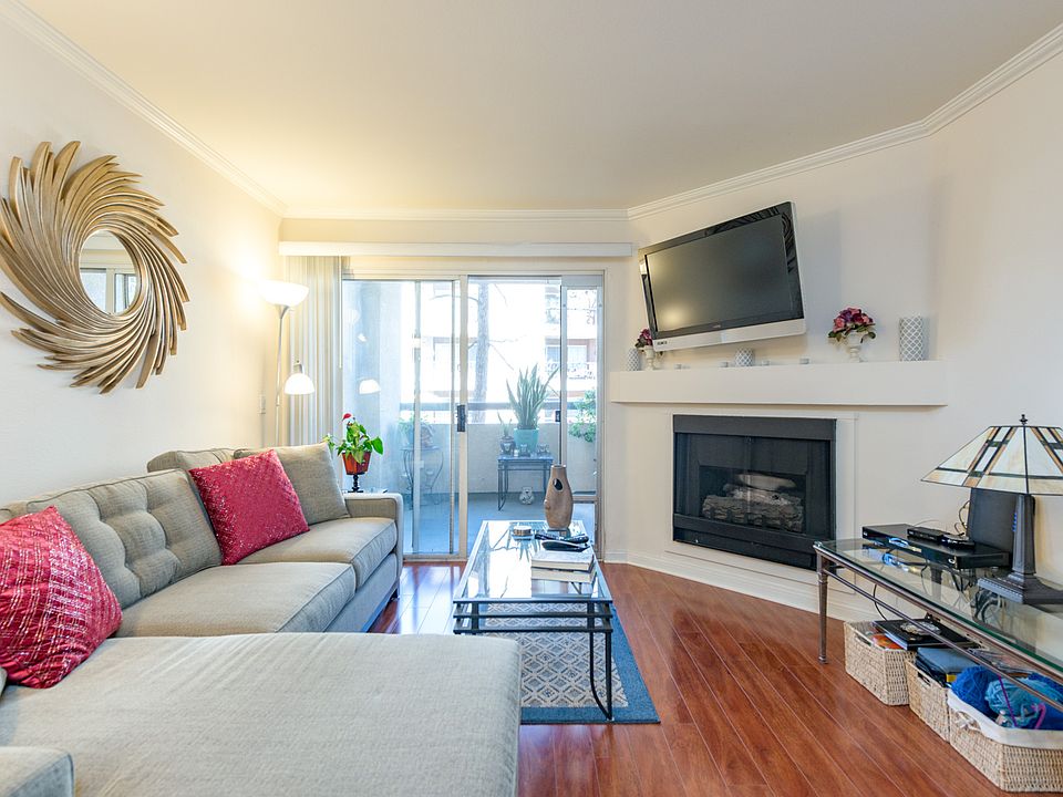 1st image of 5500 Owensmouth Ave APT 133