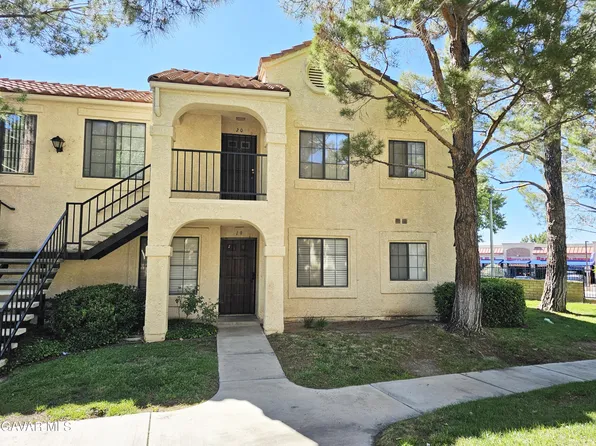 2554 Olive Dr APT 19, Palmdale, CA 93550