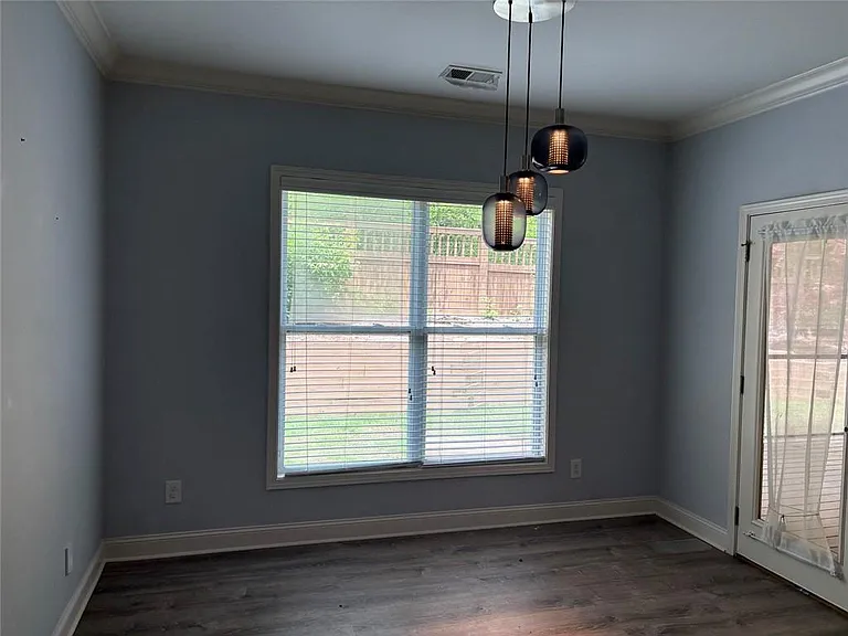 1927 Willoughby Dr — Photo 13