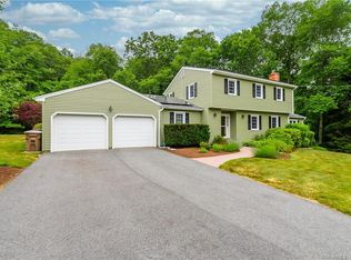 16 Colony Rd, East Lyme, CT 06333