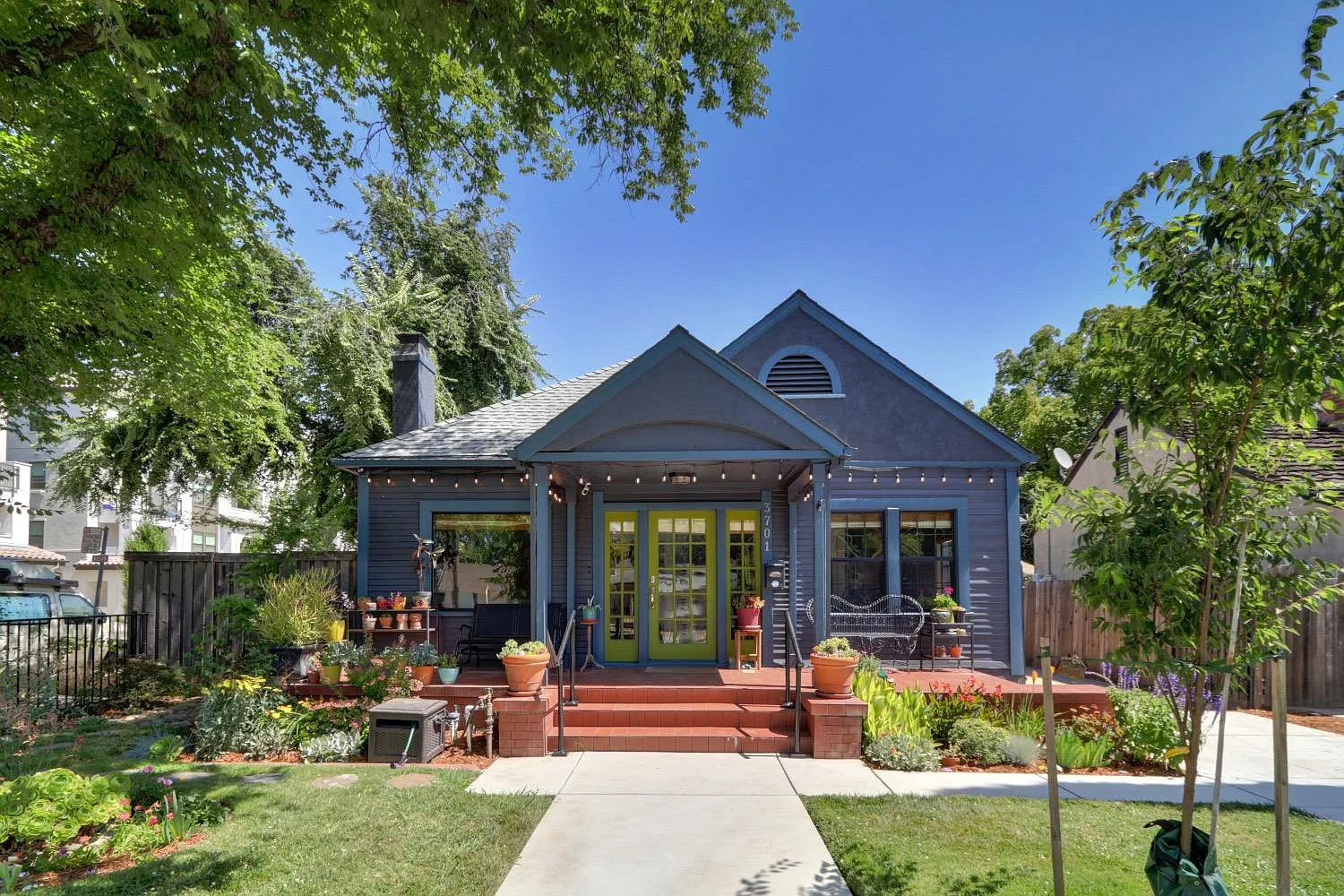 3701 T St photo 1