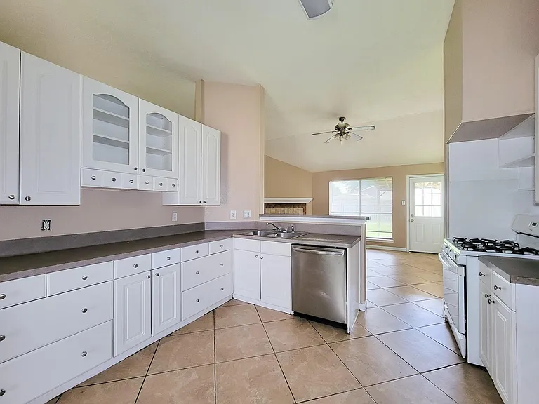 29002 Sedgefield St — Photo 11