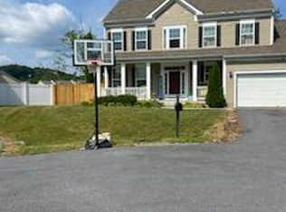 455 Avalon Trl, Hedgesville, WV 25427