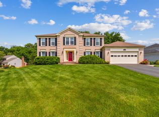 3237 Duck Pond Ct, Herndon, VA 20171