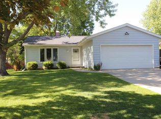 2 Coffey Cir, Madison, WI 53716
