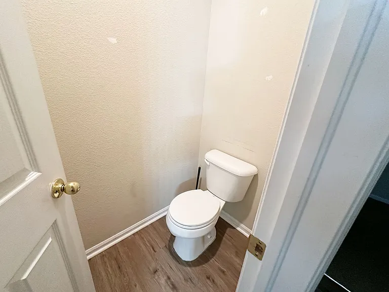 22351 E Plymouth Cir — Photo 34