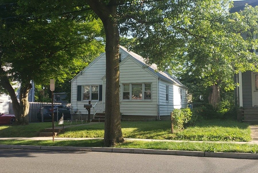 2nd image of 19 Wilson Ave