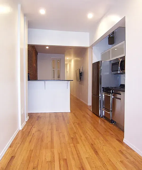 453 W 46th St #2A