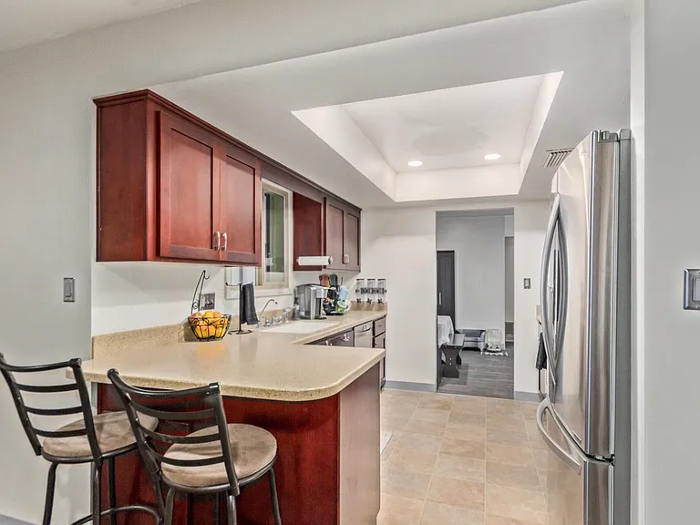 1922 E Laguna Dr — Photo 12