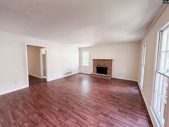 3rd image of 124 Calloway Ct