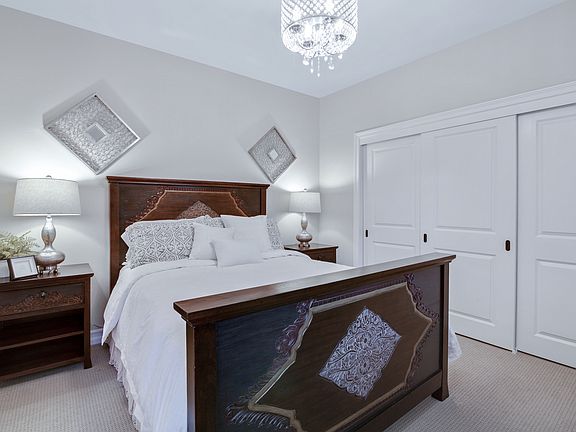 1st Floor En-Suite Bedroom 