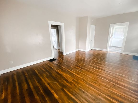 2nd image of 617 Evergreen St