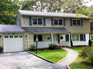 1 Elvira Ct, Huntington, NY 11743
