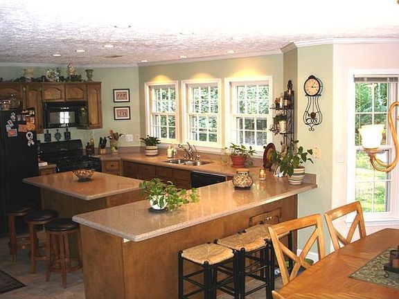 Large Eat in Kitchen