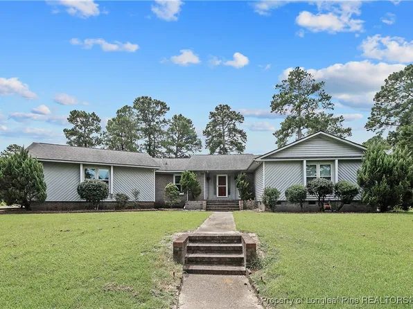 5350 Clubhouse Ln, Hope Mills, NC 28348