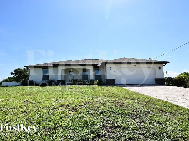 2321 NW 9th Ave — Photo 1