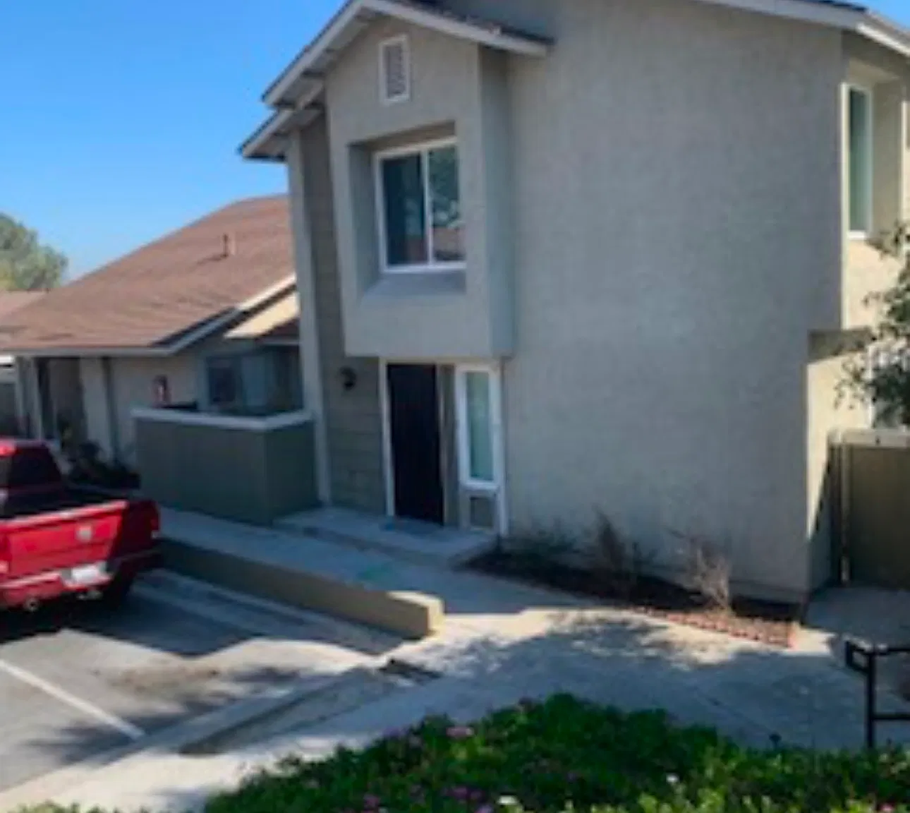 3 bed, 1200 sqft, $3,400 — Photo 1