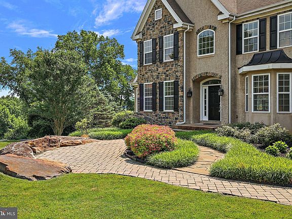 5th image of 108 Lavender Hill Ln