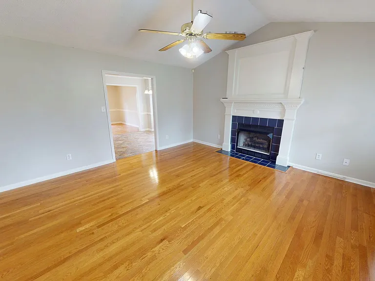 3004 Bolla Dr — Photo 2