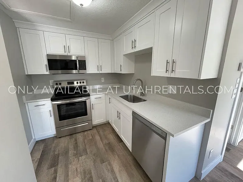 2 bed, 1.5 bath, 1080 sqft, $1,497 — Photo 3