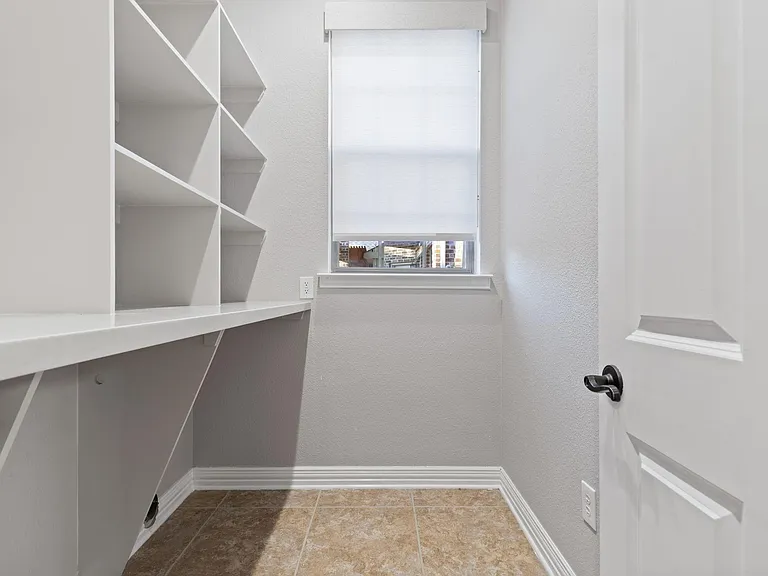 10229 Fire Ridge Dr — Photo 29