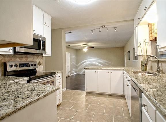 3rd image of 5229 Trail Lake Dr