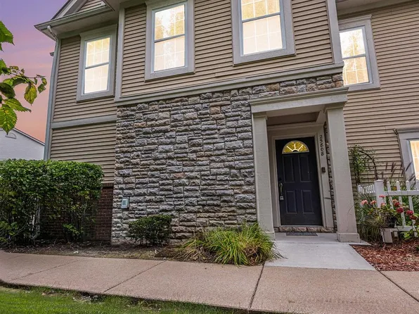 25808 Maritime Cir S, Harrison Township, MI 48045