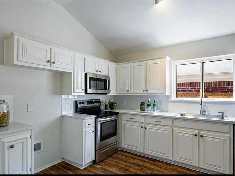 3713 Chaddybrook Ln — Photo 2
