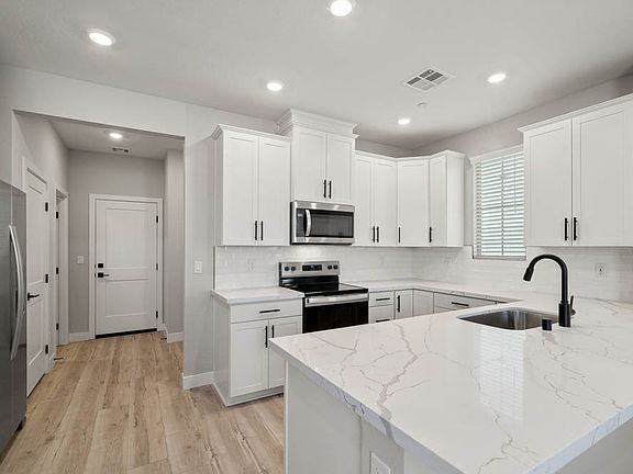 Your chef-ready kitchen awaits!