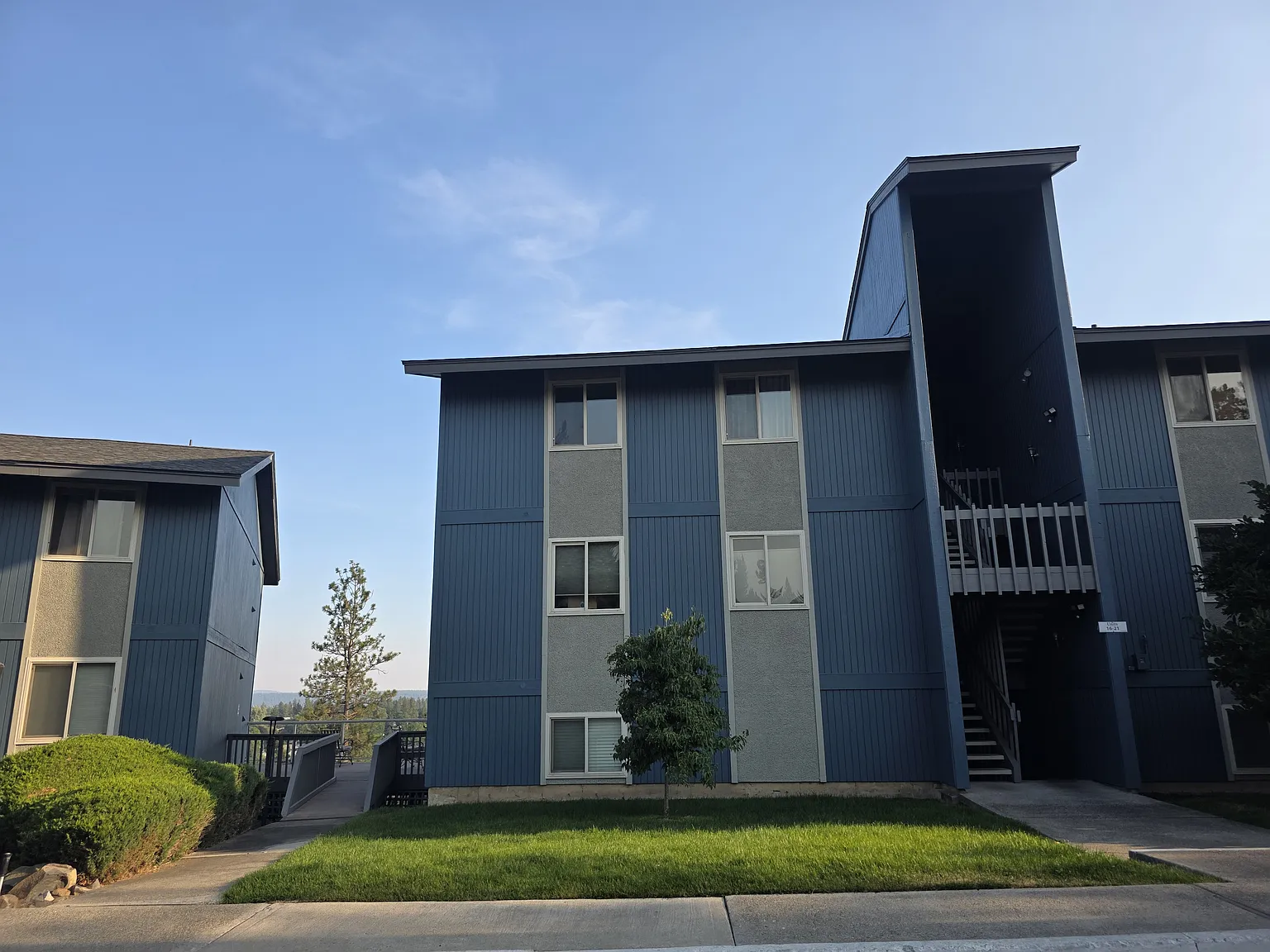 1823 W Northridge Ct — Photo 1