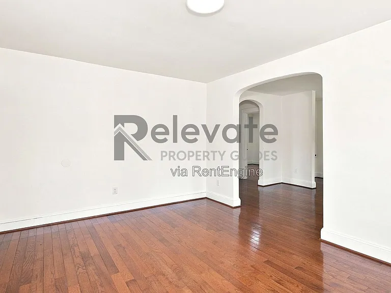 400 Dupuy Ave — Photo 3