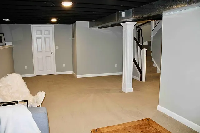 1304 N Broadway Ave — Photo 8