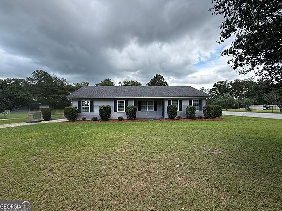 2nd image of 136 Trinity Rd