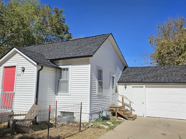 425 W Wisconsin St, Russell, KS 67665