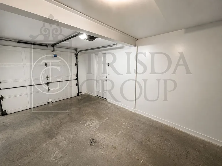 215 West St — Photo 23