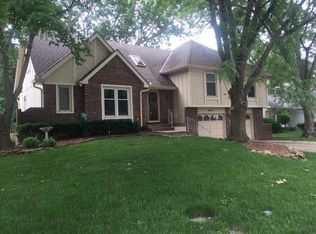 8443 Alden Ln, Lenexa, KS 66215
