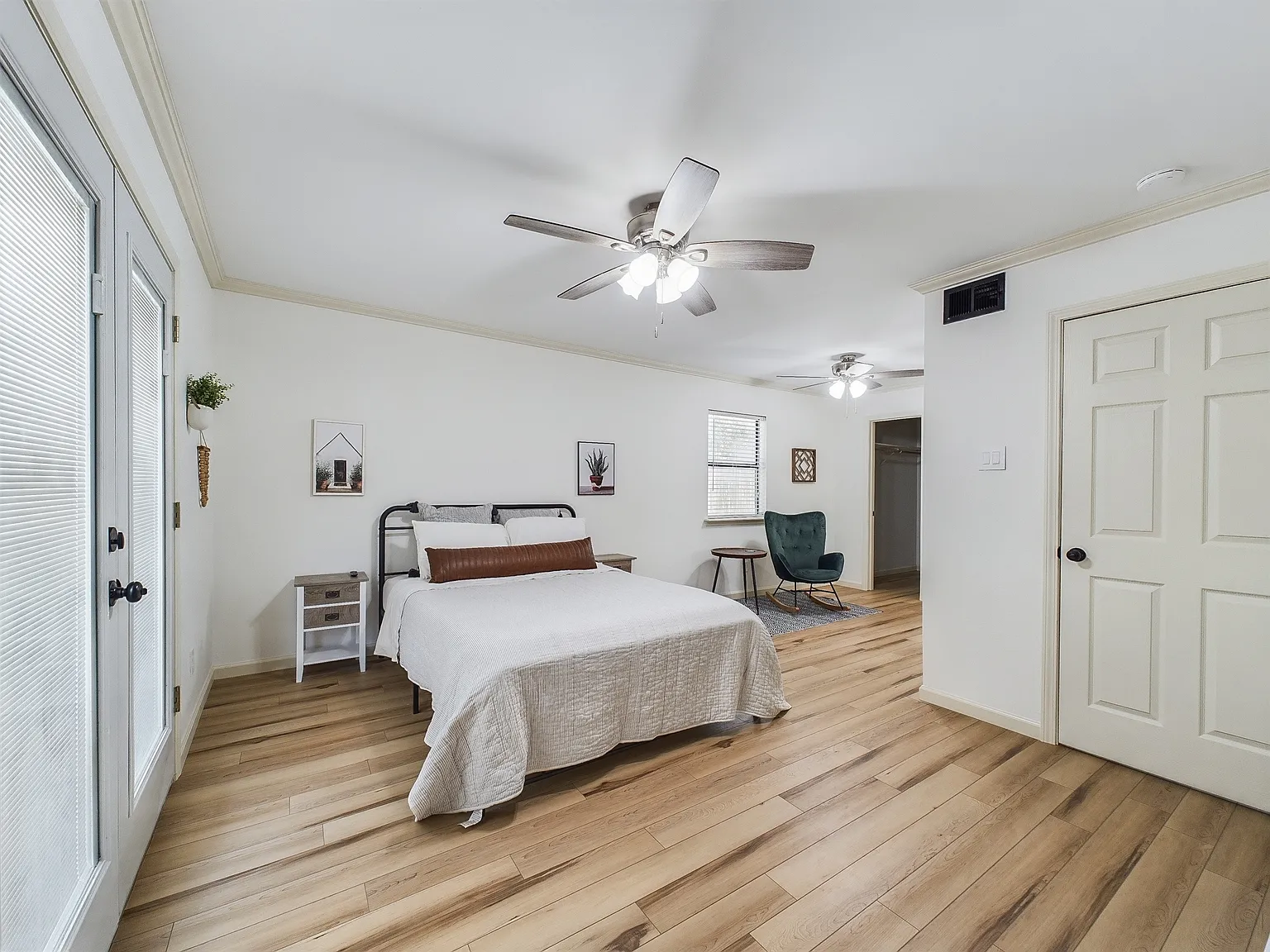 100 Teal Lane 46 - 1 — Photo 4